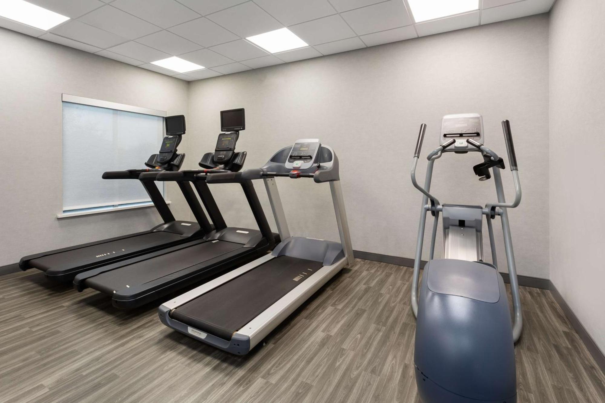 Hampton Inn By Hilton Nashville Airport Century Place Exterior foto