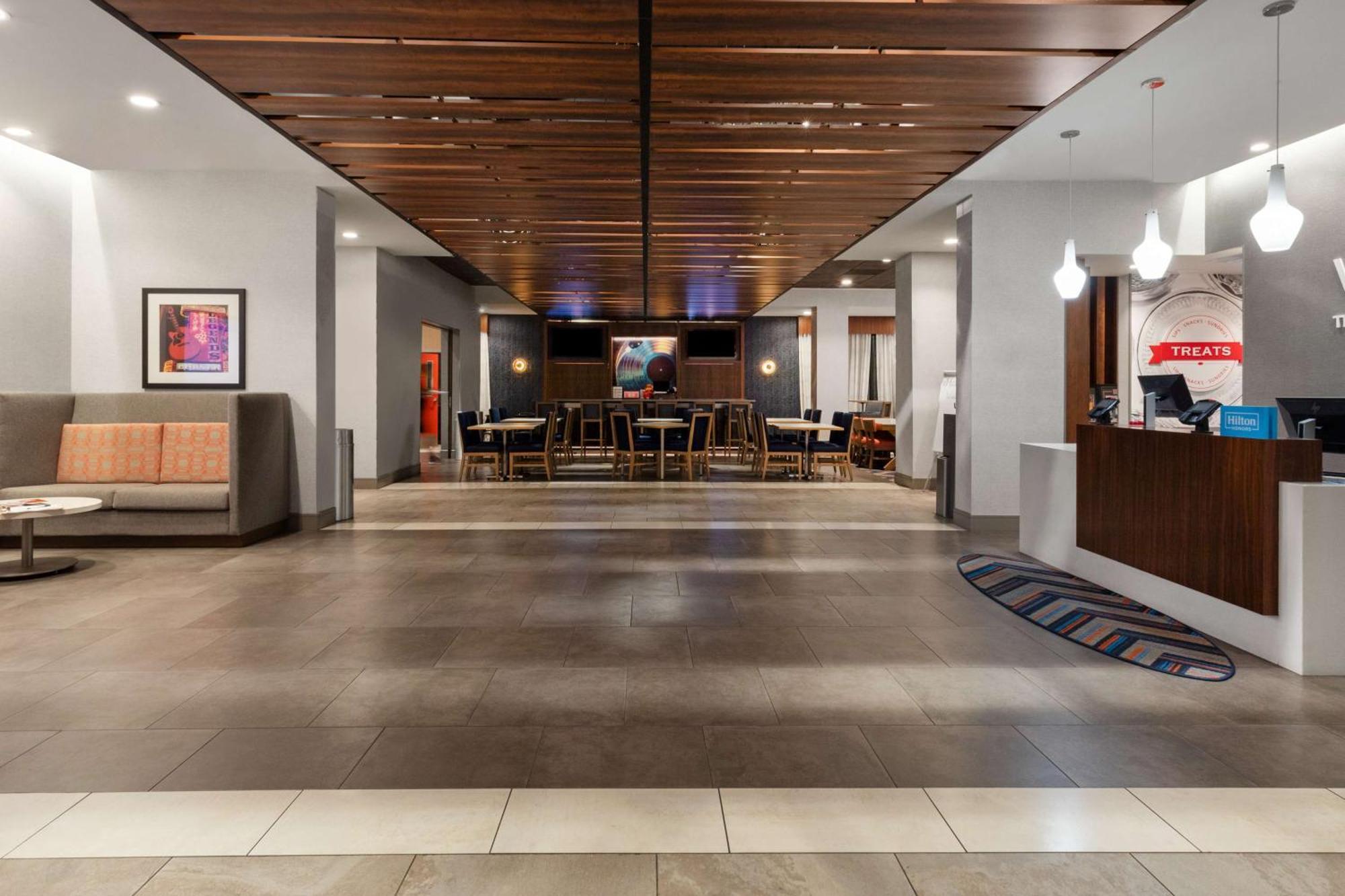 Hampton Inn By Hilton Nashville Airport Century Place Exterior foto
