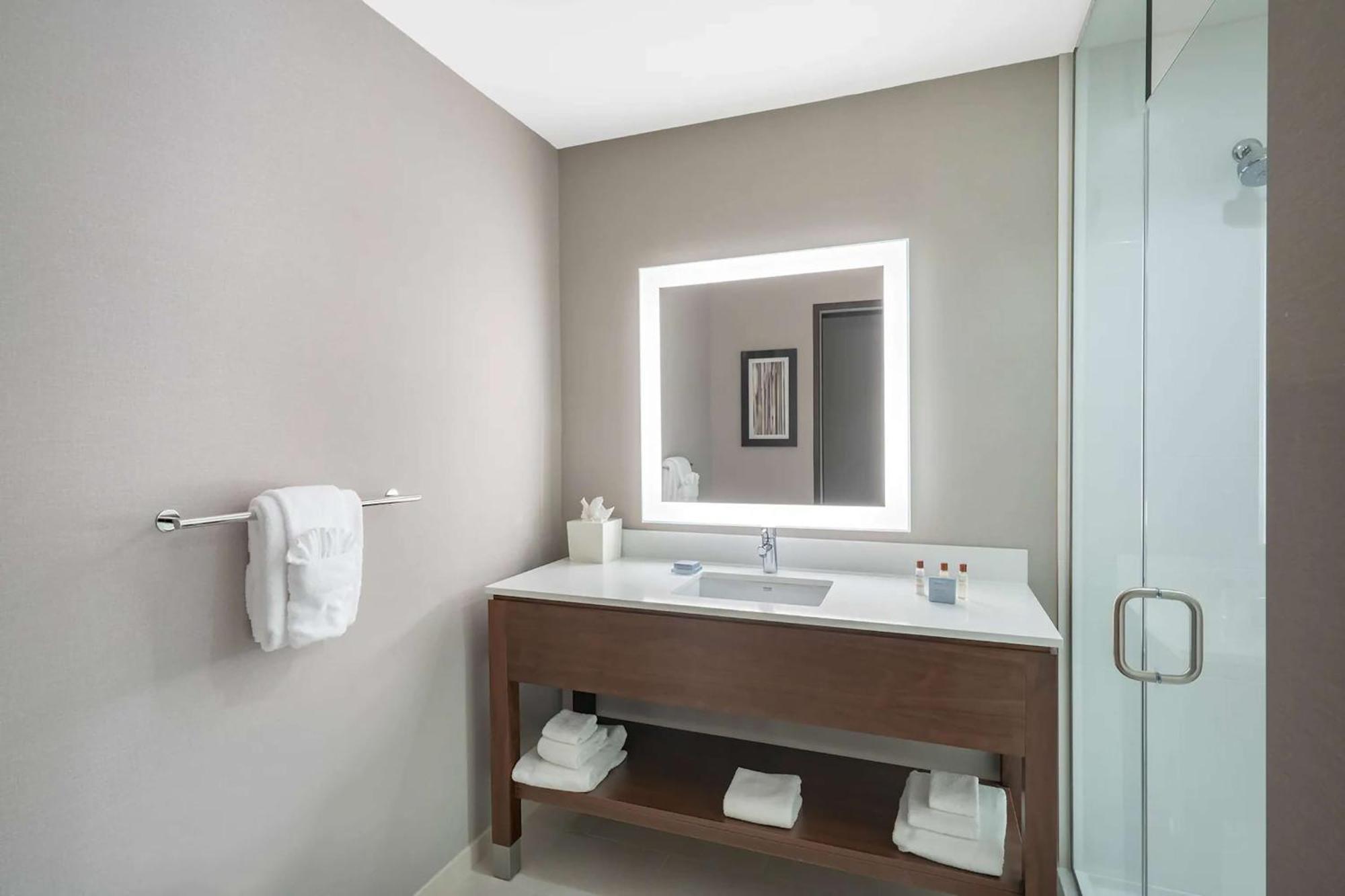 Hampton Inn By Hilton Nashville Airport Century Place Exterior foto
